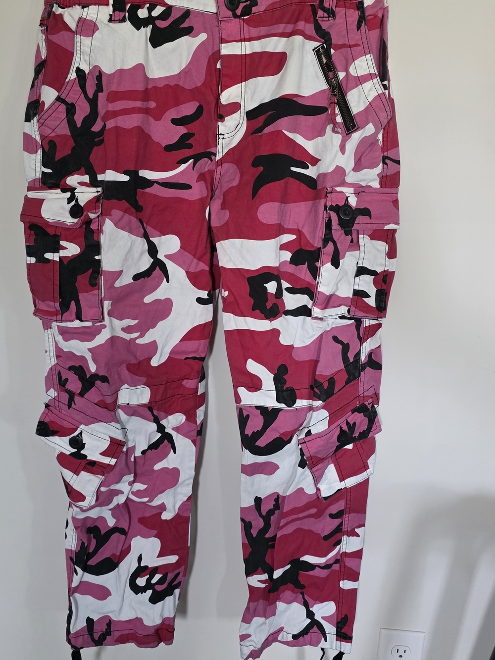 Women’s Pink Camo Cargo Pants